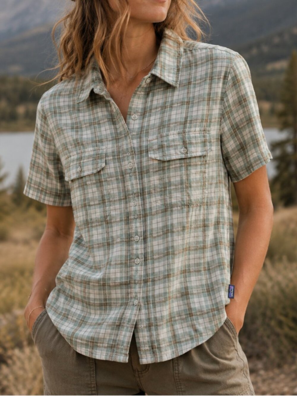 Patagonia Women's Plaid Snap Shirt Size S Green Beige Short Sleeve Outdoor Hike